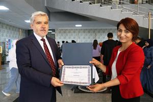 Hemşirelik Öğrencileri Resim Sergisi Açtı
